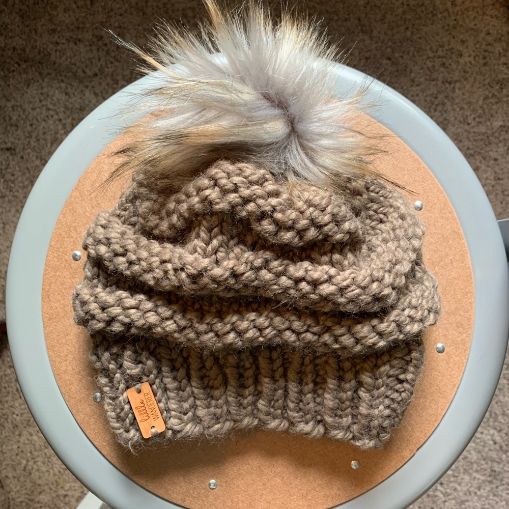 Knit beanie with faux fur top